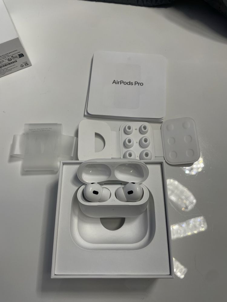 Oryginalne AirPods Pro 2 z etui MagSafe i USB-C