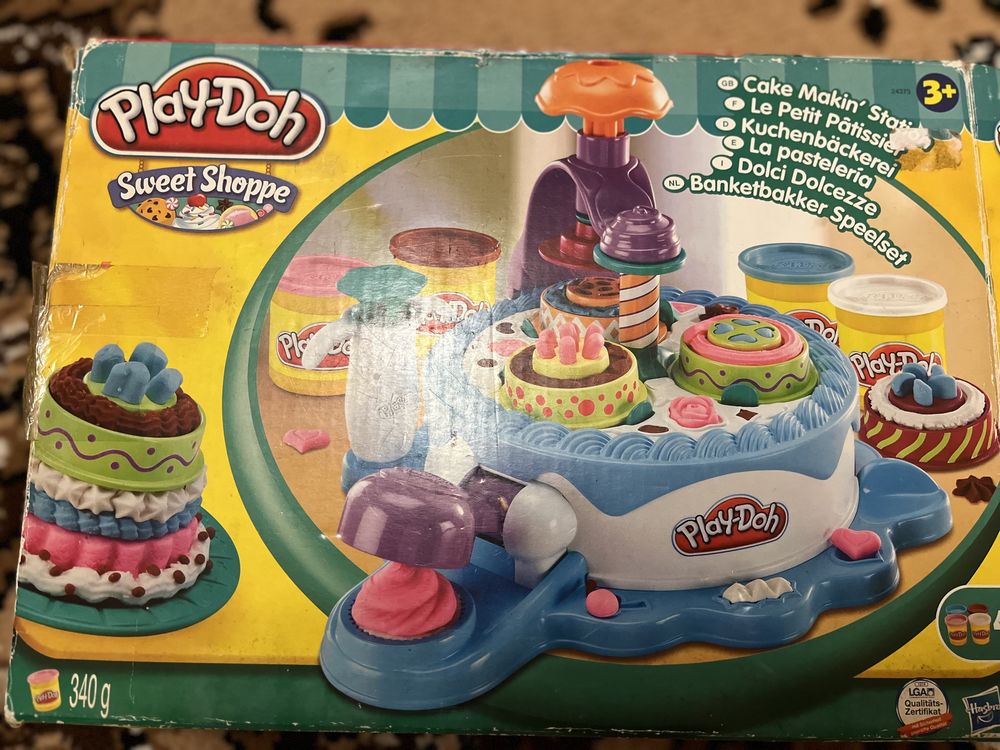 Play-Doh «Фабрика тортів»