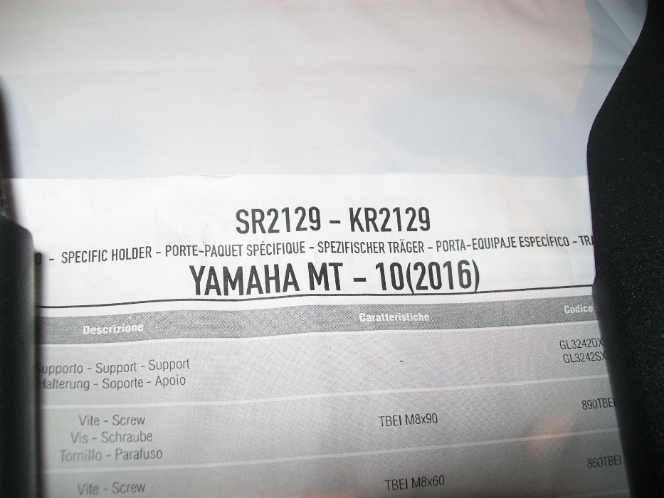 SR2129 MT-10 (16>21) YAMAHA GIVI stelaż centralny bez płyty