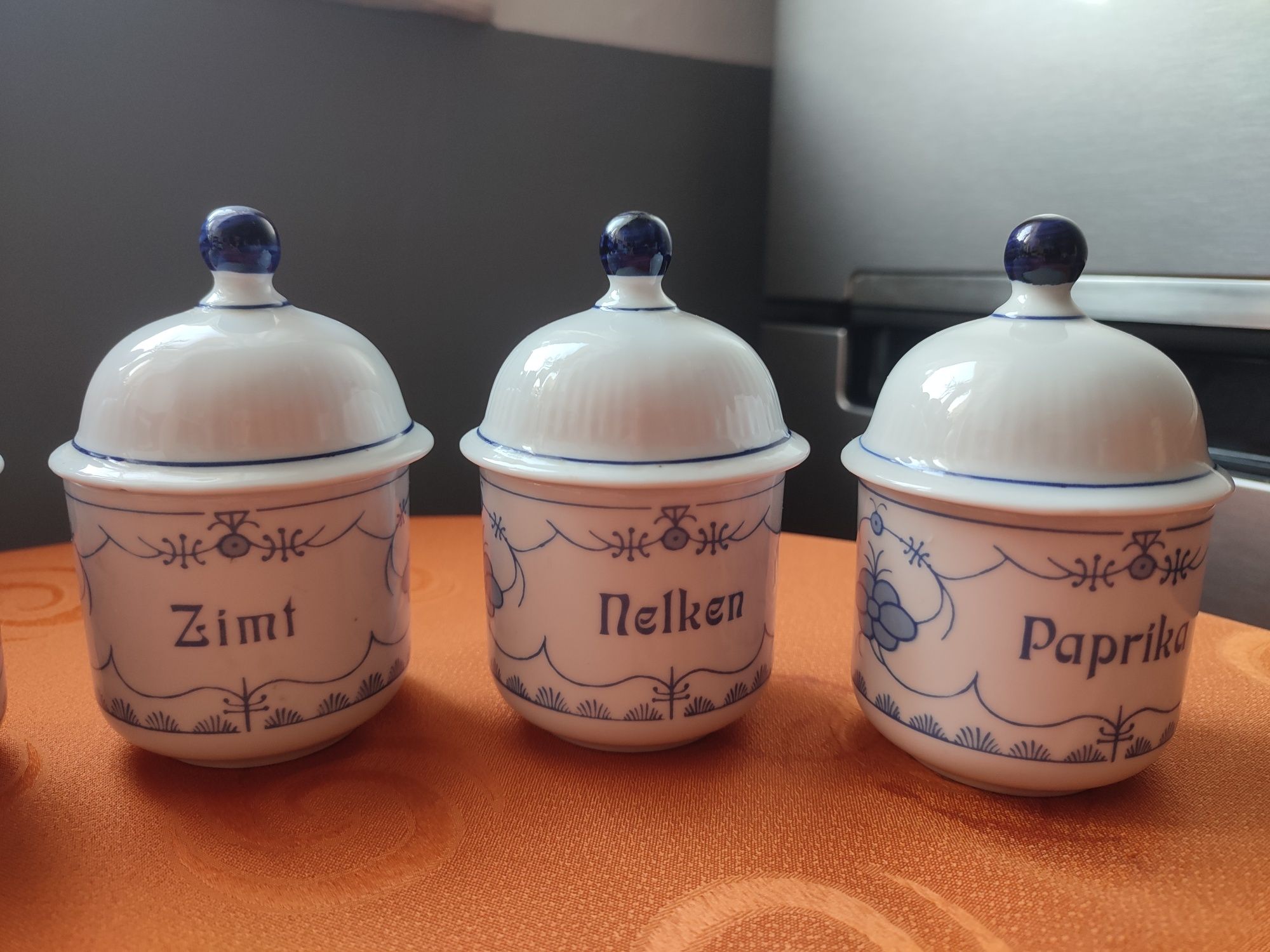 Śliczny stary zestaw pięciu pojemników porcelana Kahla