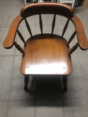 Cadeira de quarto em madeira