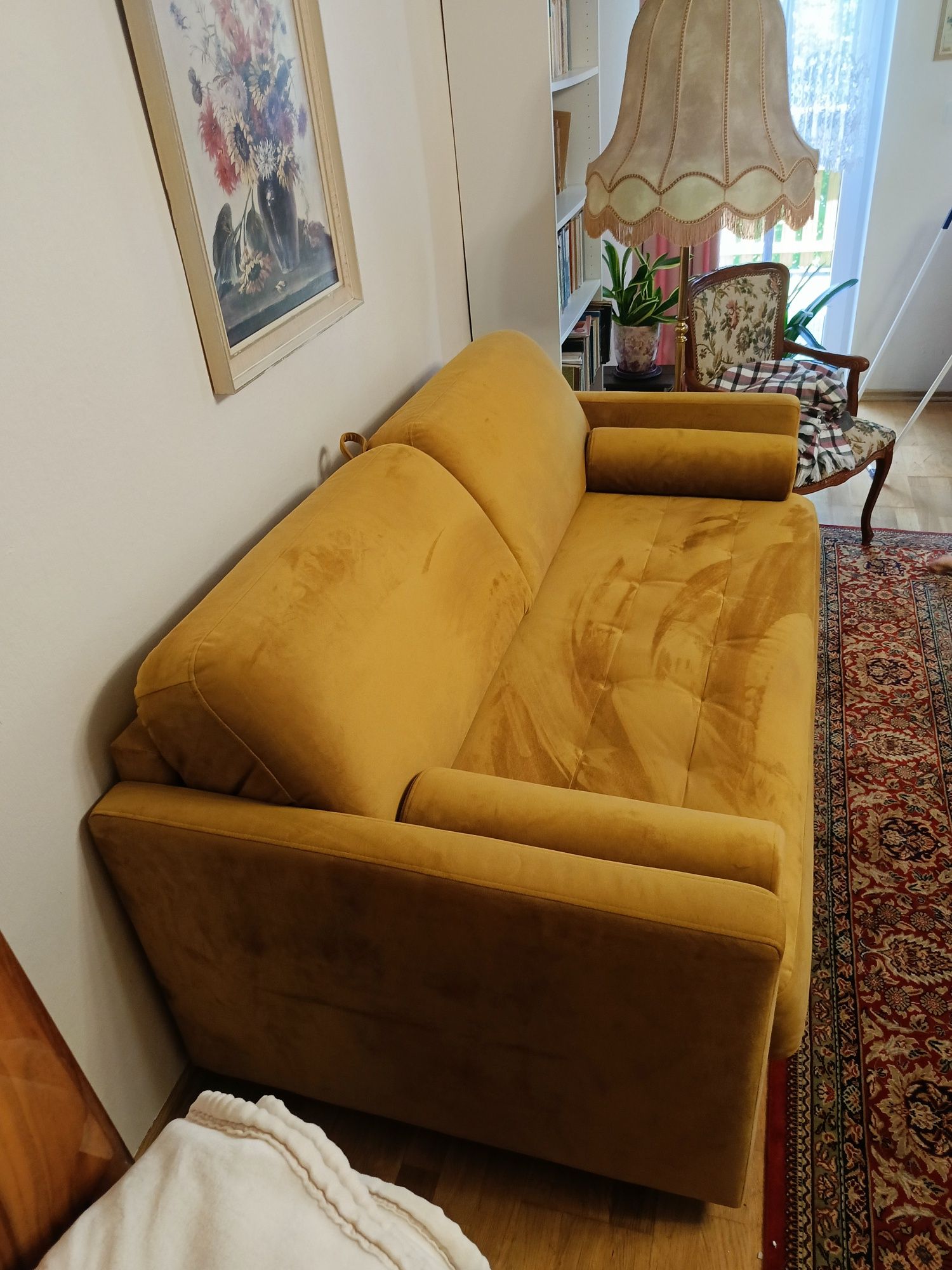 Włoska sofa z funkcją spania.