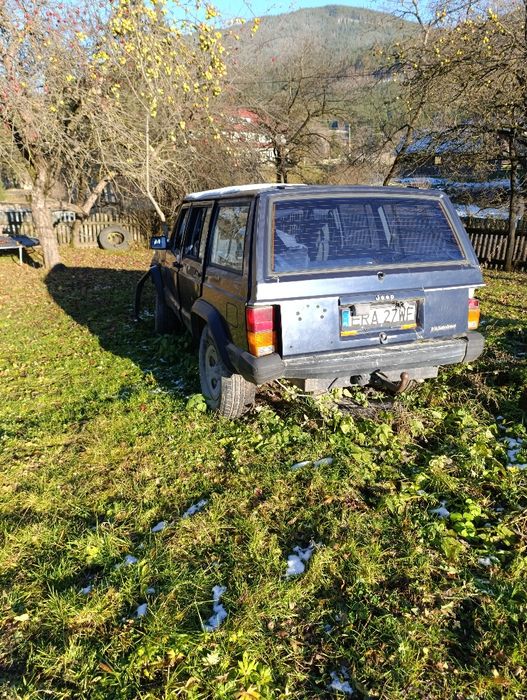 Продаються два джипи