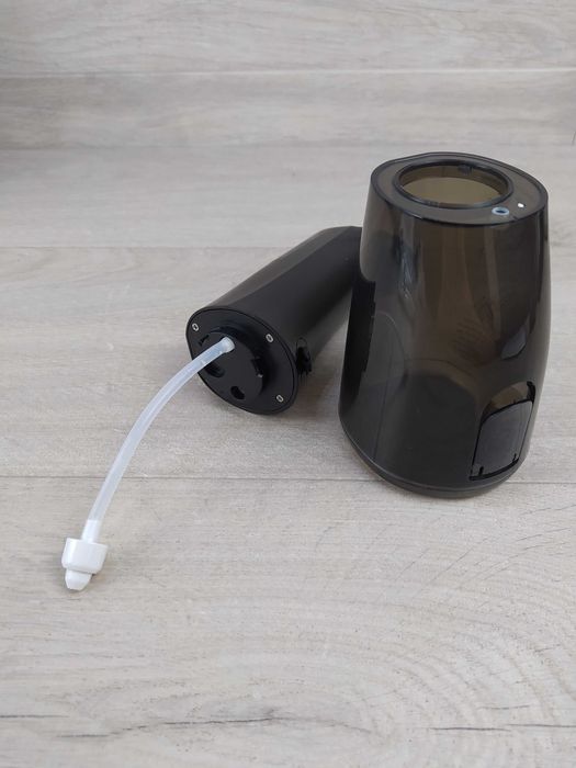 SURFOU Y209 Irygator przenośny bezprzewodowy 300 ml OPIS