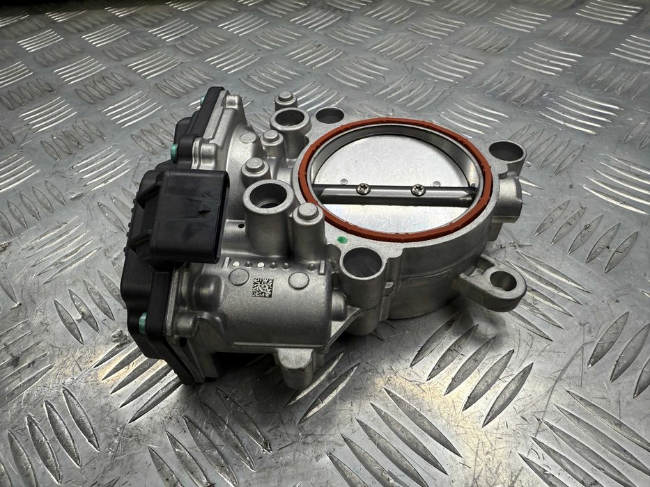 Дроссельная заслонка BMW Х5 G05 Х6 G06 Х7 G07 В58 13549847189