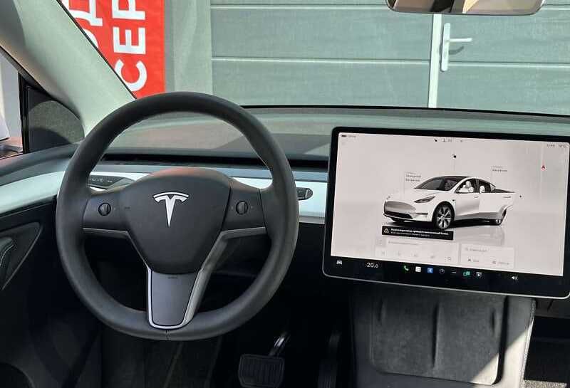 Tesla Model Y 2023