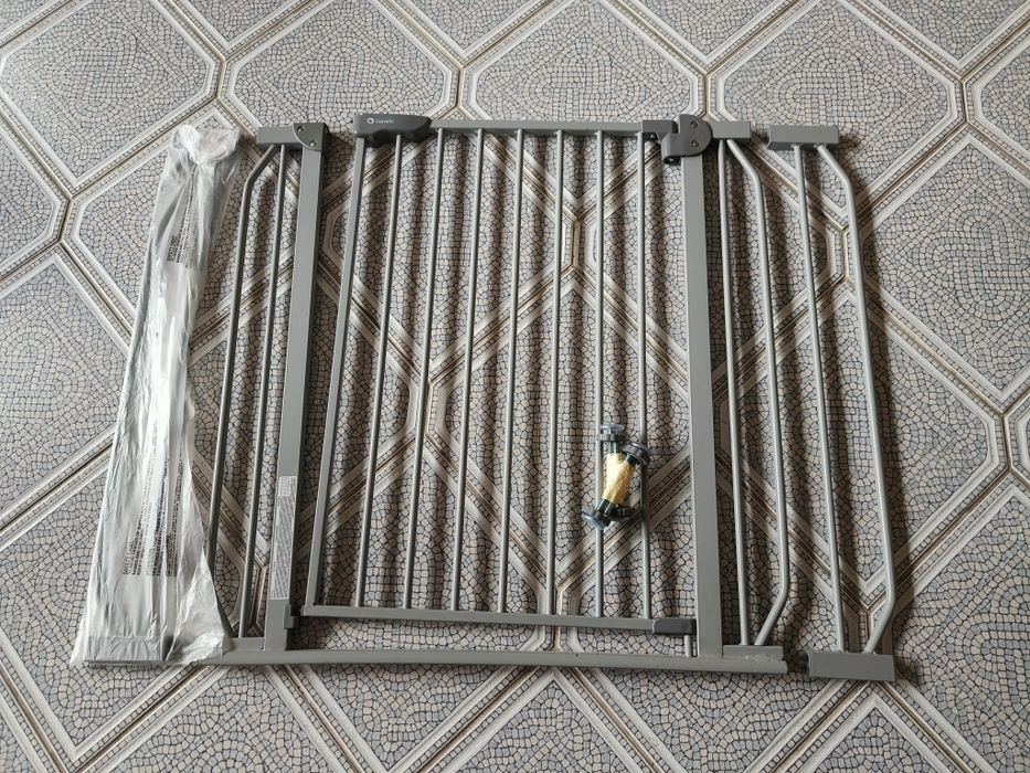 Barierka bramka ochronna na drzwi schody ROZPOROWA do 105 cm Lionelo T