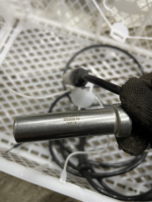 Датчик ABS передній MB Sprinter 96-06 DELPHI SS20210