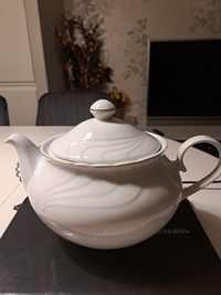 Porcelanowy dzbanek na herbatę