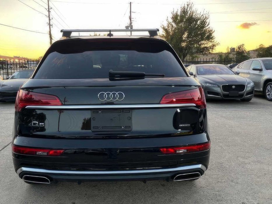 Audi Q5      2022