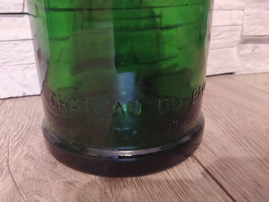 Piękna duża szklana zielona butla po winie kolorowe szkło