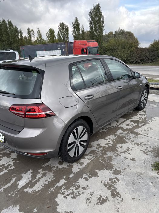 Продам VW E-Golf 24,2кВт