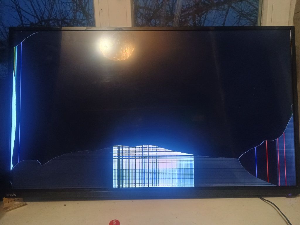 BRAVIS 39" 39Е6000 на запчасті
