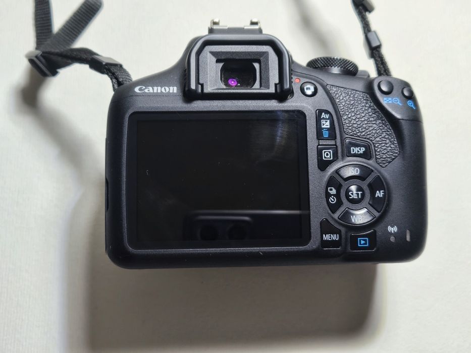 Cânon 2000D + kit completo