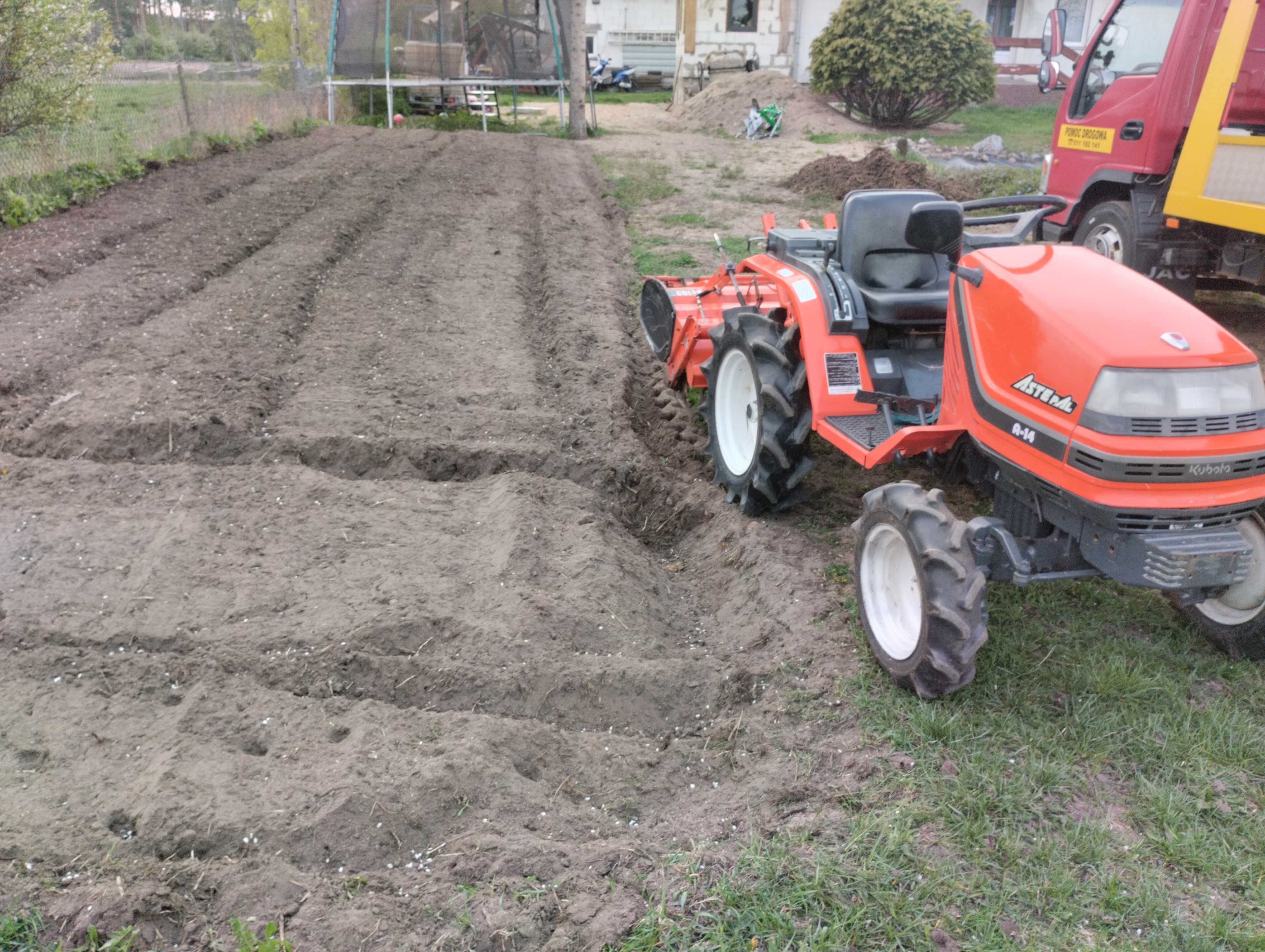 Usługi ogrodnicze, glebogryzarka mini traktorem Kubota