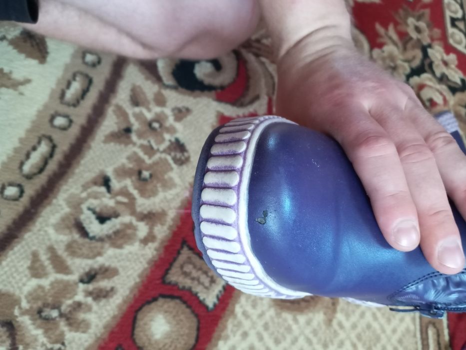 Продам зимові чобітки