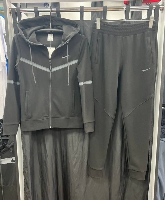 Женский спортивный костюм Nike осень весна