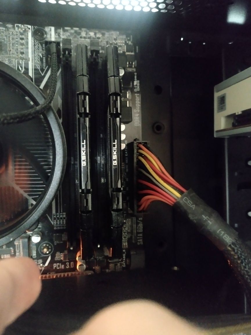 Komputer Ryzen 5 5600 RX 5700