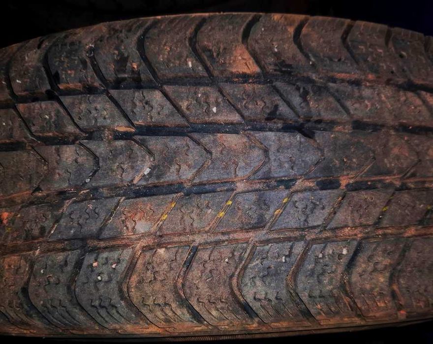 Зимова гума "KUMHO" зі сталевими дисками для Dacia Логан