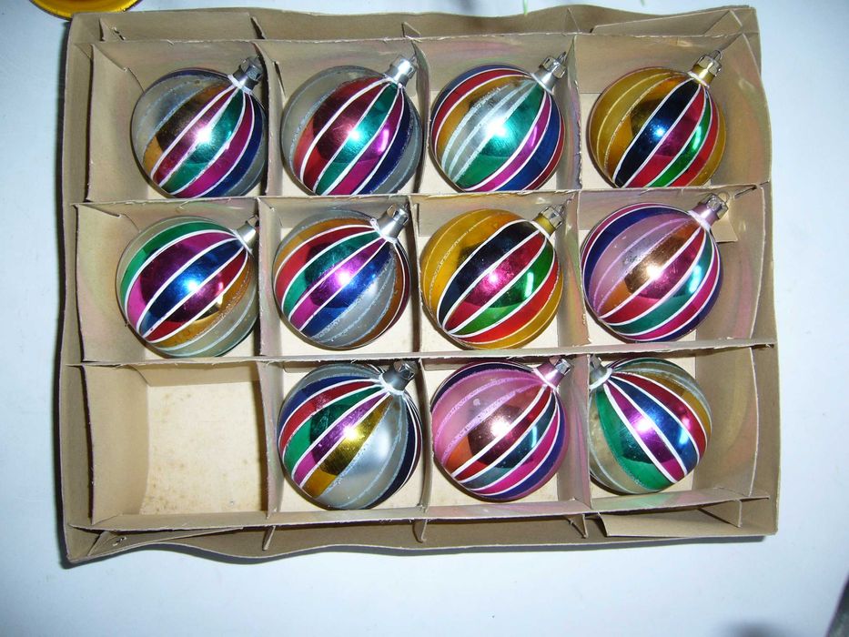 Bombki na choinkę "łowiczanki" szklane, 11 szt, z czasów PRL