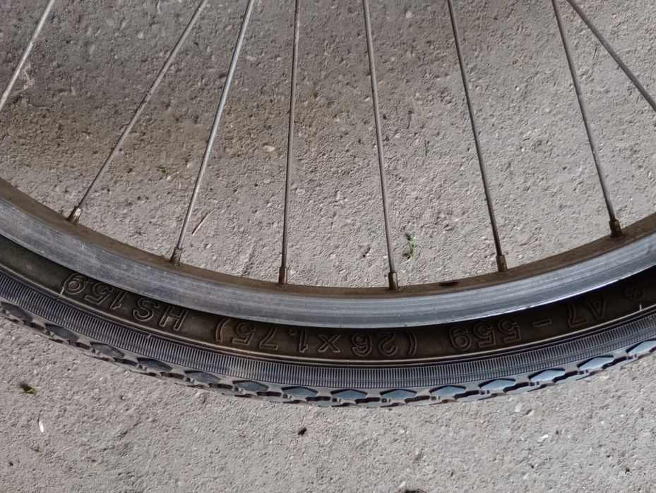 Koło z oponą do roweru