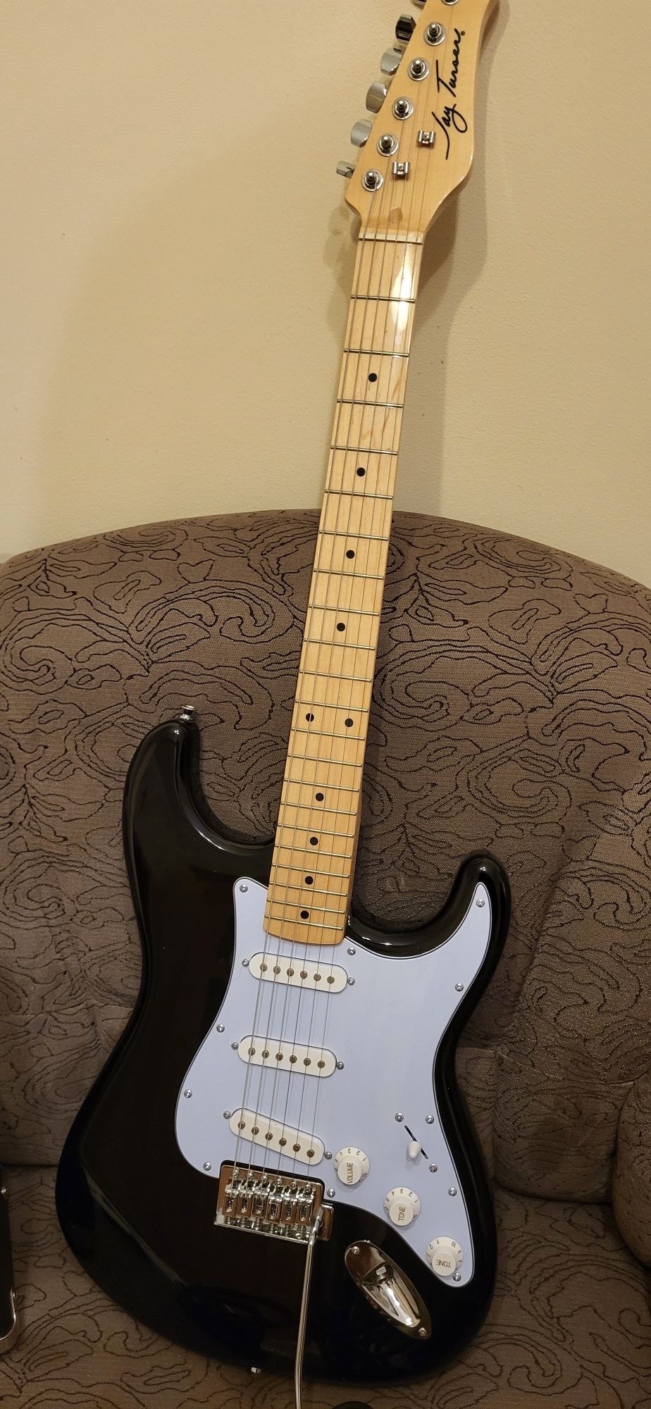 Zestaw gitara JAY TURSER JT-300M i wzmacniacz FENDER Frontman10G Black