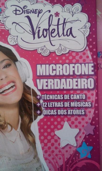 Livro com microfone da Violetta