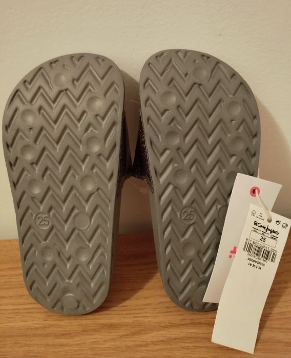 Chinelos Cinza Com Brilho Novos da Unit Shoes