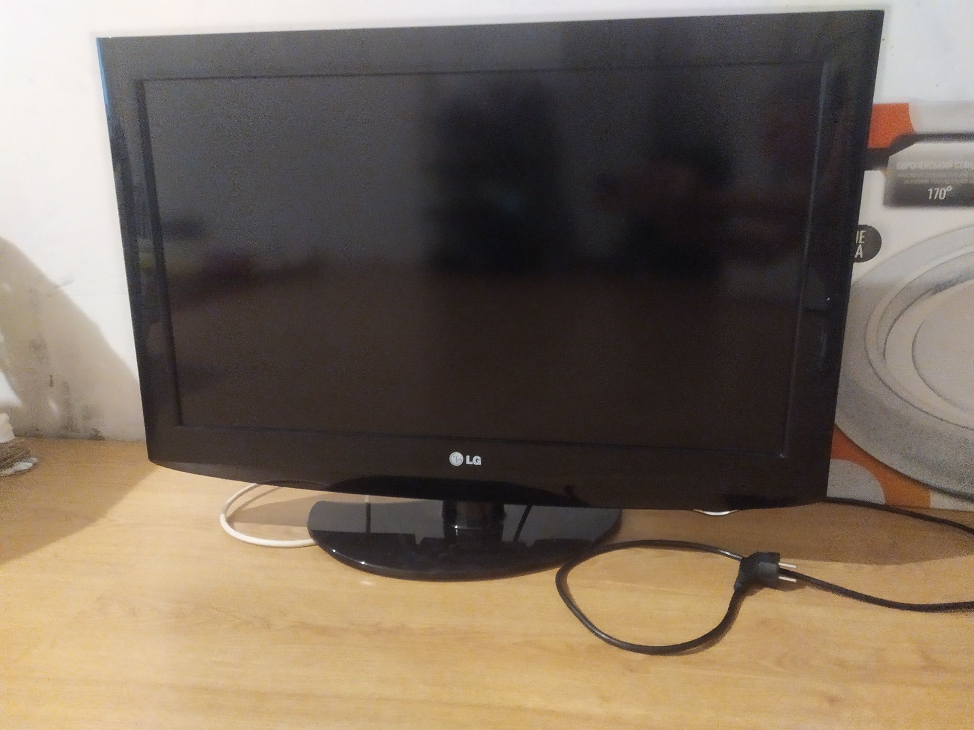 Продам телевизор LG32