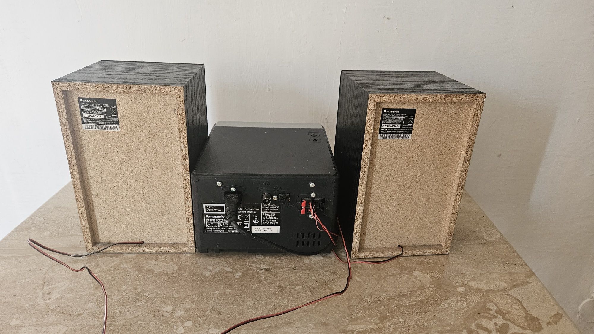 Wieża stereo z koulmnami
