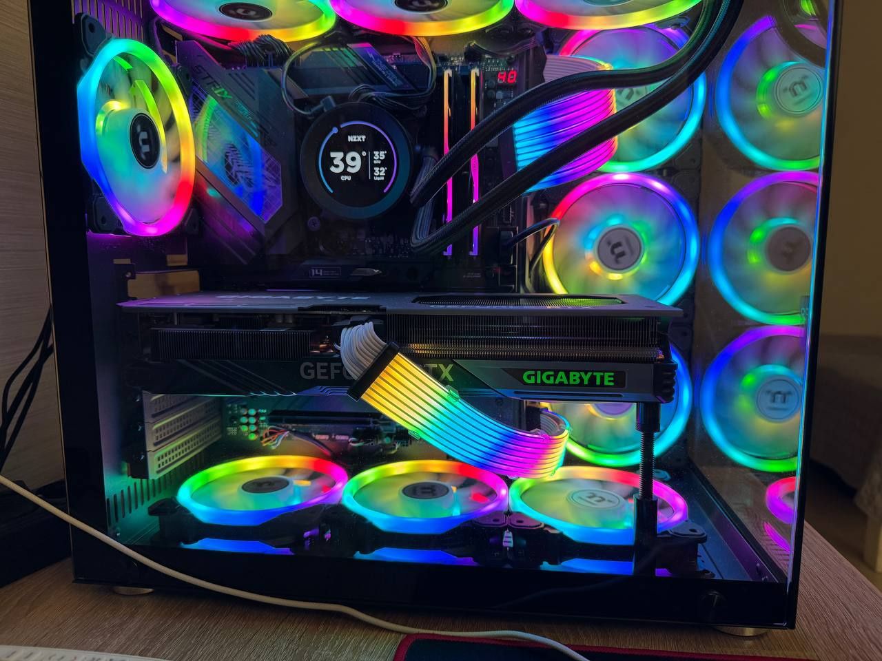 Продаю потужну відеокарту Gigabyte RTX 4070 Ti OC 12GB Gaming