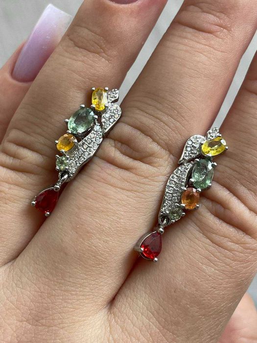 Серебряные серьги с разноцветными сапфирами (Сонгеа)925 пробы