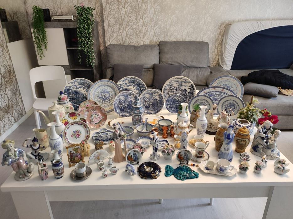 Várias peças de louça