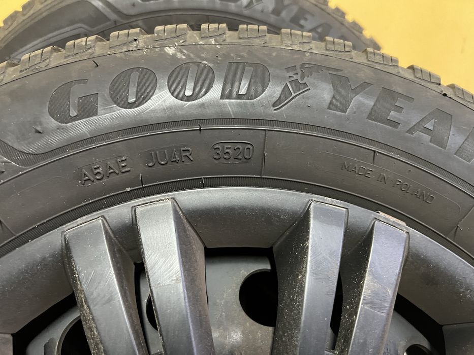 Goodyear UltraGrip 9+ 195/65/R15 Диски 5*112
