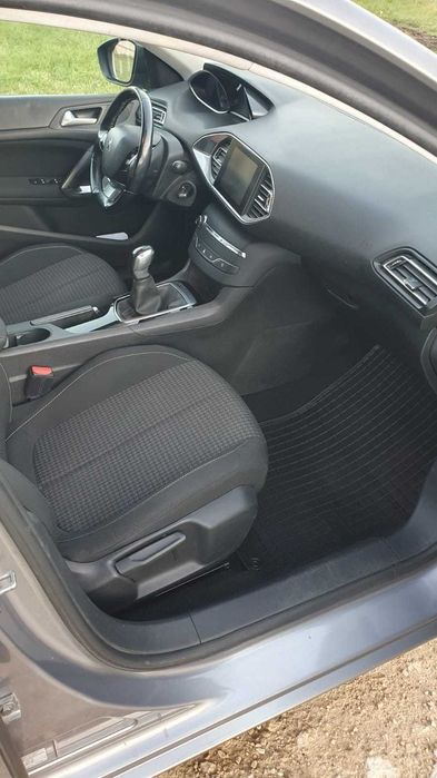 Peugeot 308 1.6 Diesel 2017r PDC Stan Bardzo Dobry Niski przebieg