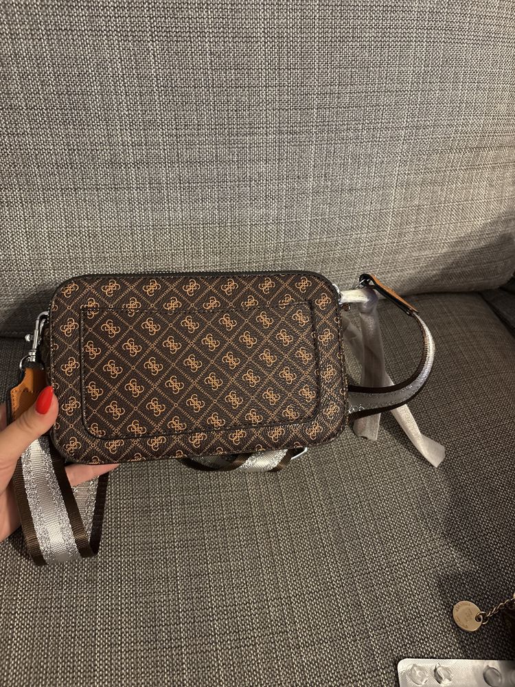 Mala Guess castanho