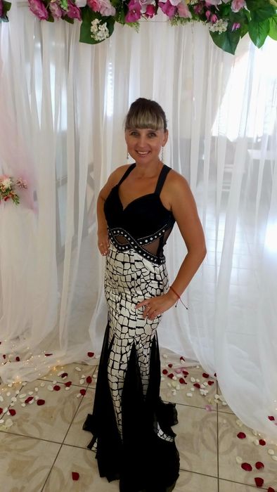 Живая музыка и ведущий (тамада)