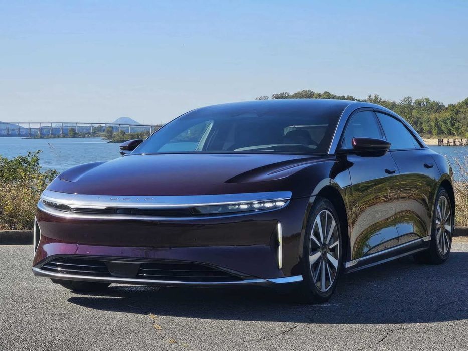 Lucid Air Touring      2023