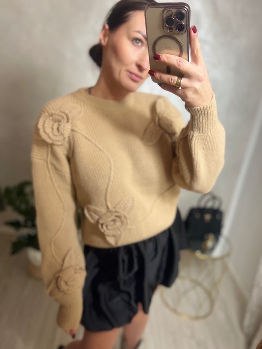 Sweter w kwiaty bawełna