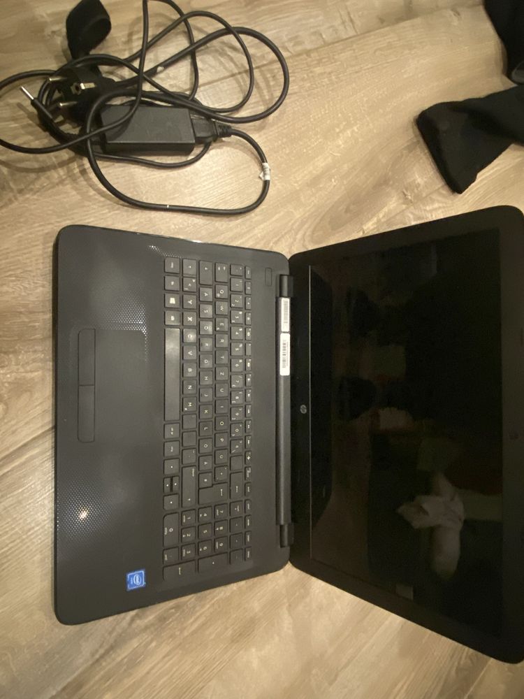 Tani Laptop HP 15’ 256GB SSD 8GB ram do pracy biurowej