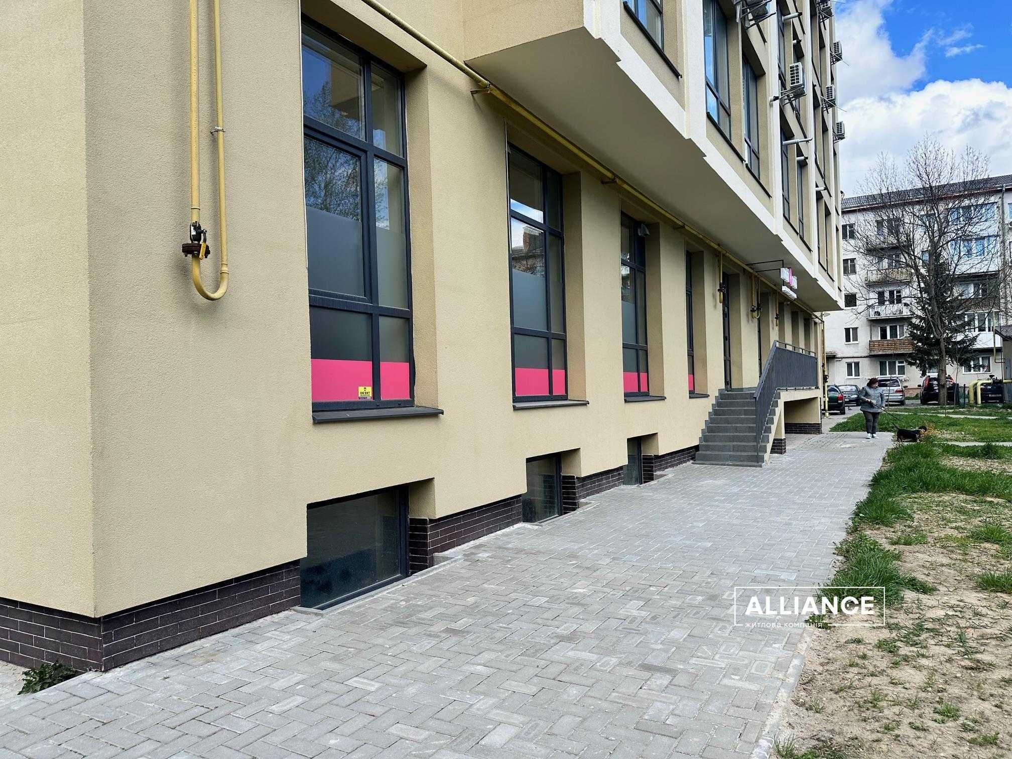 Продам Комерційне приміщення в центрі біля озера 370$ m2