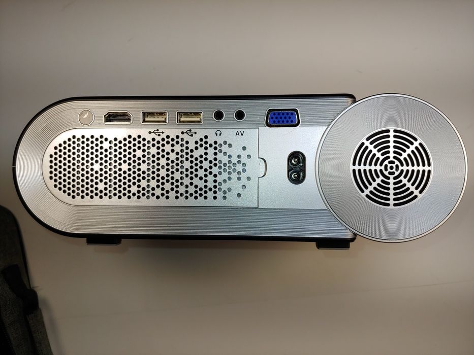 Rzutnik Projektor FULL HD Vamvo L4200 Home Theater Projector FILM