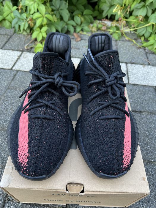 Adidas Yeezy Boost 350 V2 Red Stripe sneakersy buty czarne 45 1/3