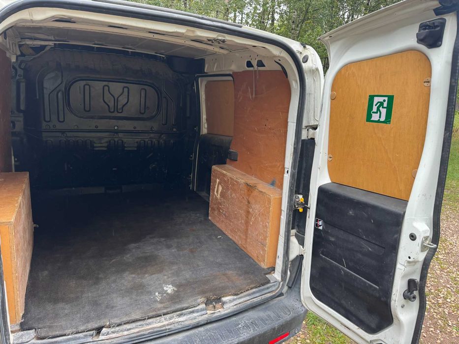 Sprzedam Fiata DOBLO Cargo Furgon 1,3  VAT - 1