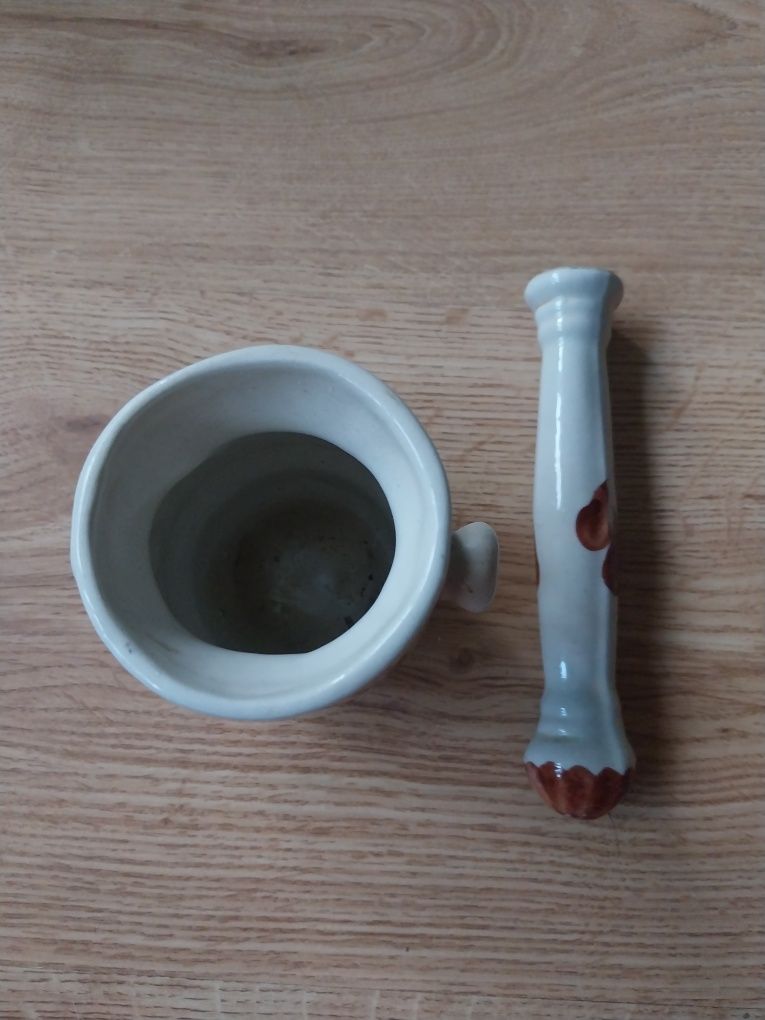 Mozdziez z fajansu w brązie