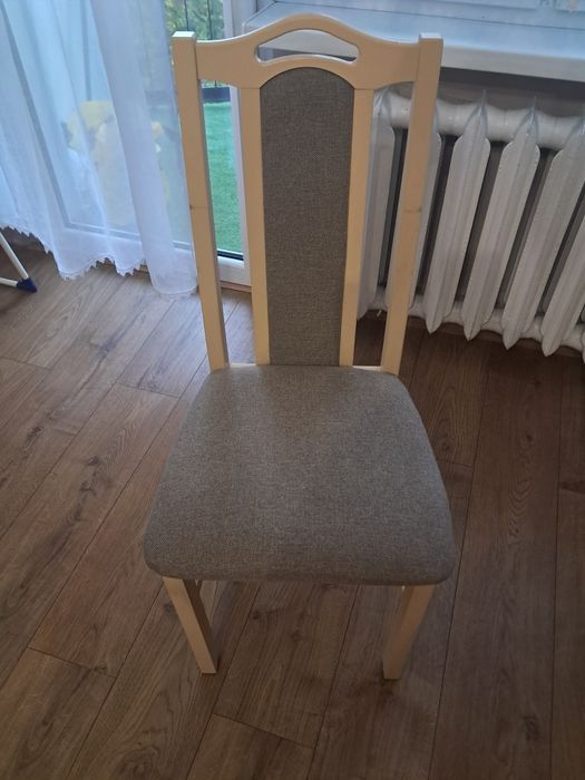 Sprzedam stół 140 + 2 wkładki po 40cm  + 6 krzeseł zapraszam