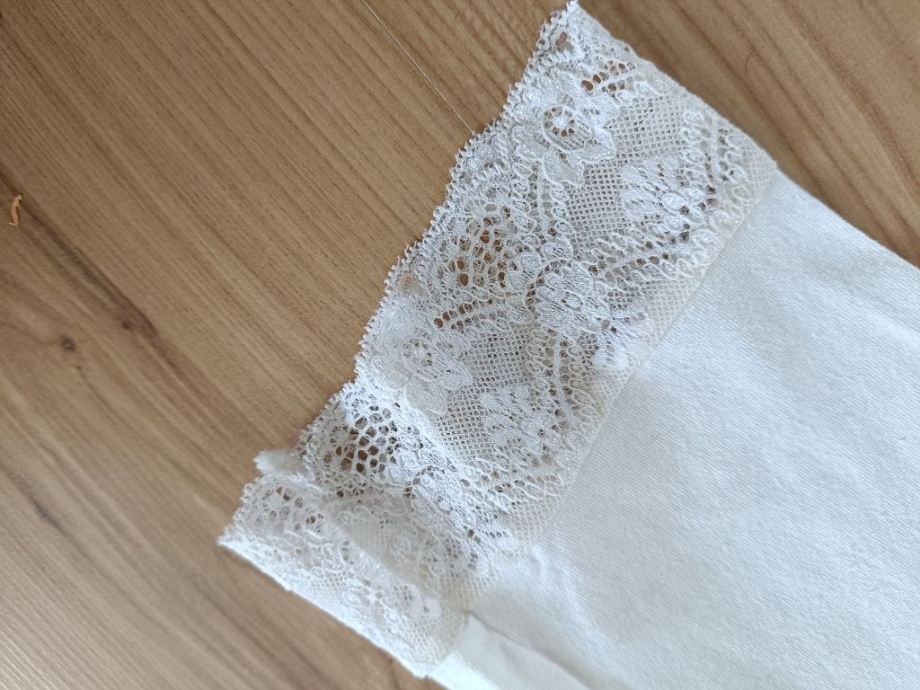Białe getry legginsy za kolano