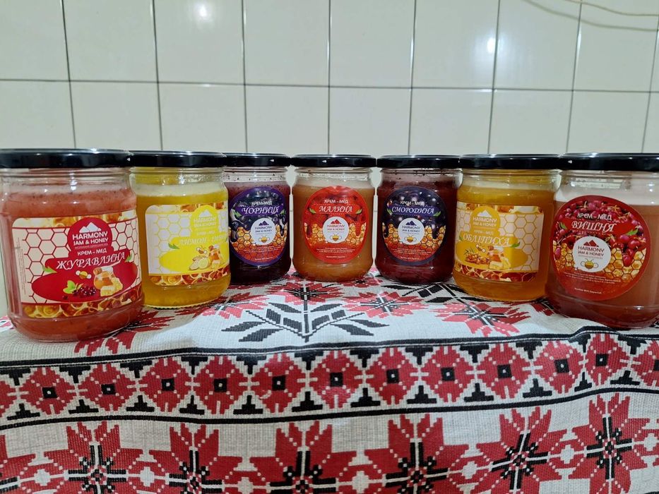 Джем із брусниці та вишні 400г