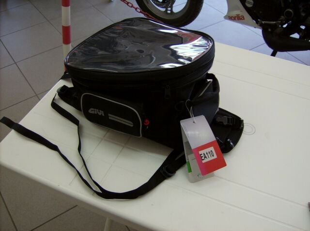 EA110B GIVI TANK BAG enduro poszerzany 25L z bazą montażową