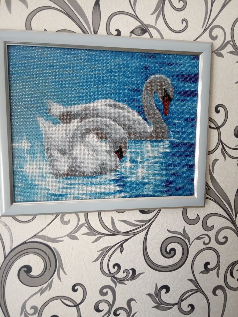 Картина бисером "Лебеди"